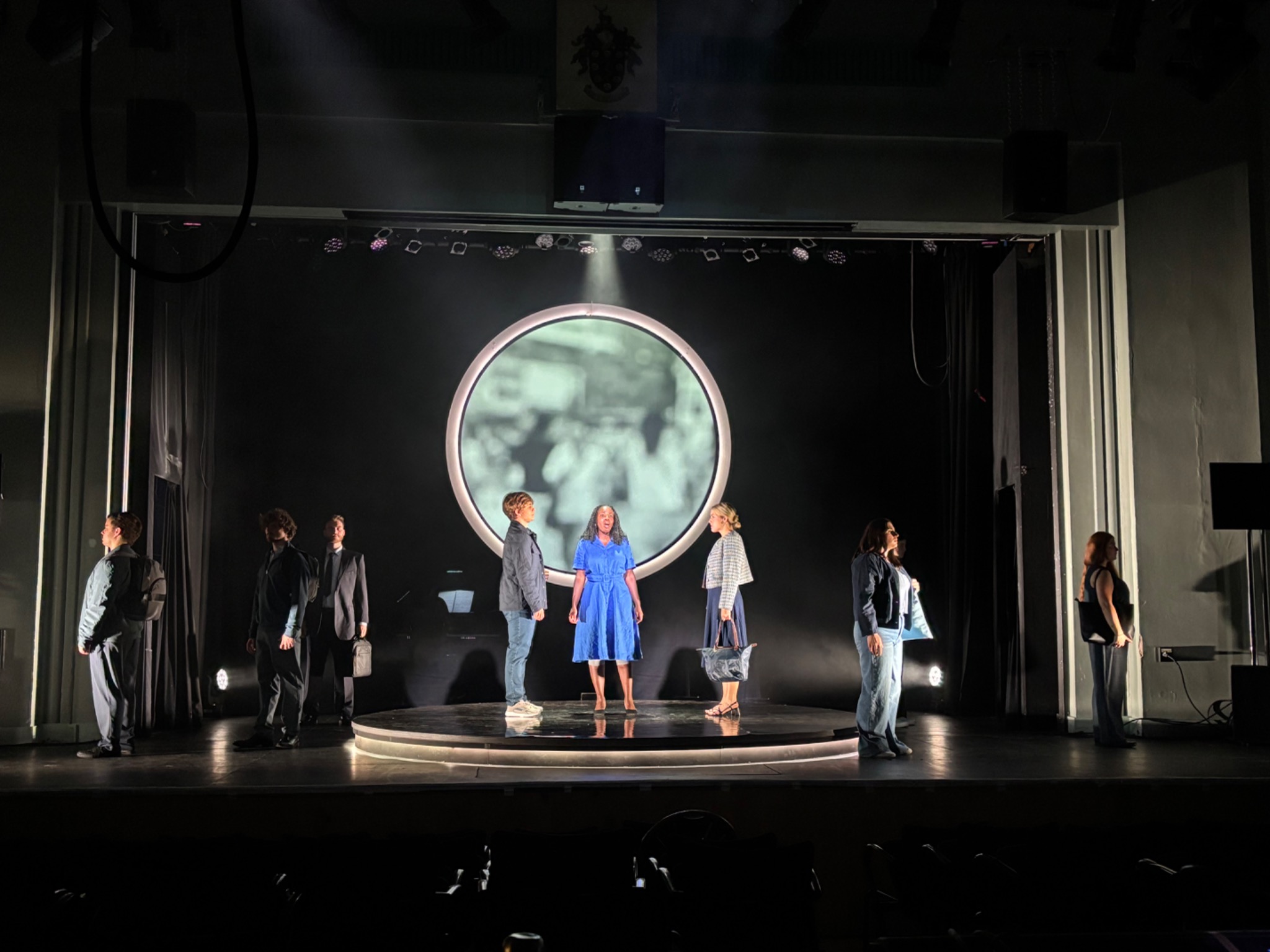 Tears are not meant to stay inside - Photo 2